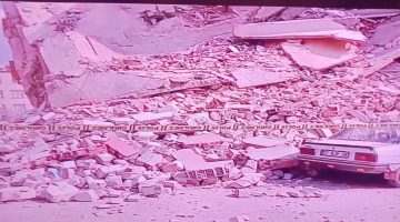 Kilis’te ağır hasarlı bina yıkıldı 2 kişi altında kaldı